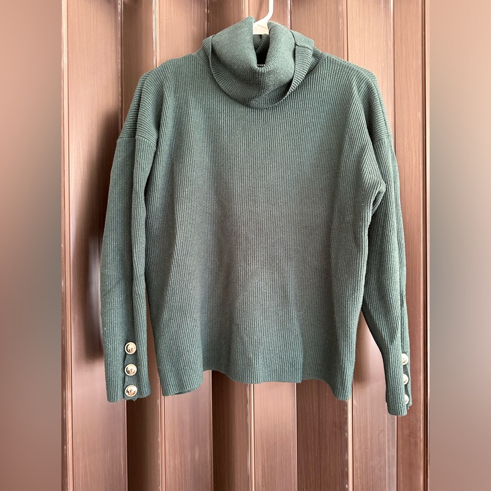 Sweater size M